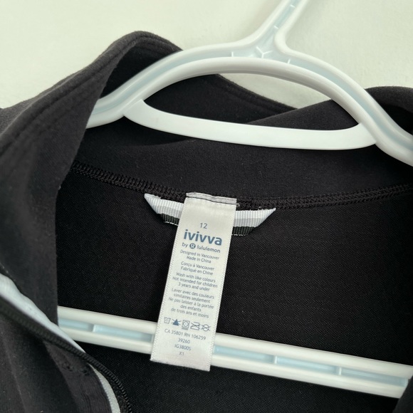 Ivivva Quarter Zip size 12 girls (fits XS womens) - Picture 4 of 4